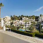 Ivy Residence 4 Nueva Andalucia Pool