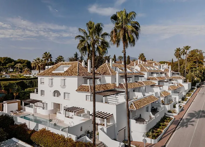 Ivy Residence 4 Nueva Andalucia Pool